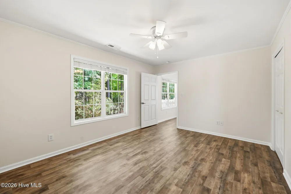 702 Hummingbird S Swansboro, NC 28584