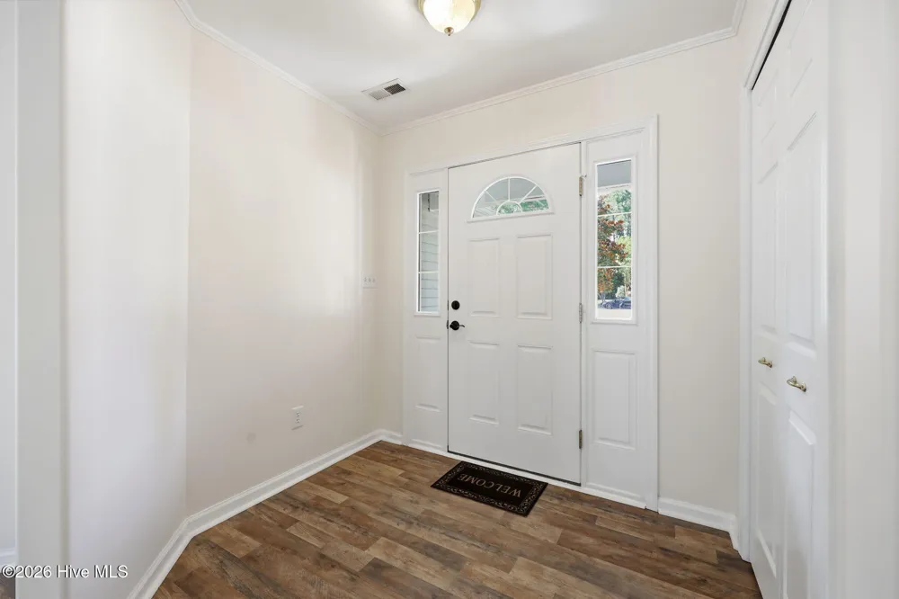 702 Hummingbird S Swansboro, NC 28584