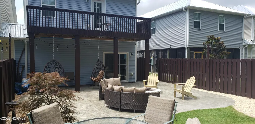 123 James Avenue Surf City, NC 28445