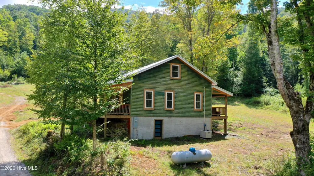575 Vestal Cochran Road Topton, NC 28781
