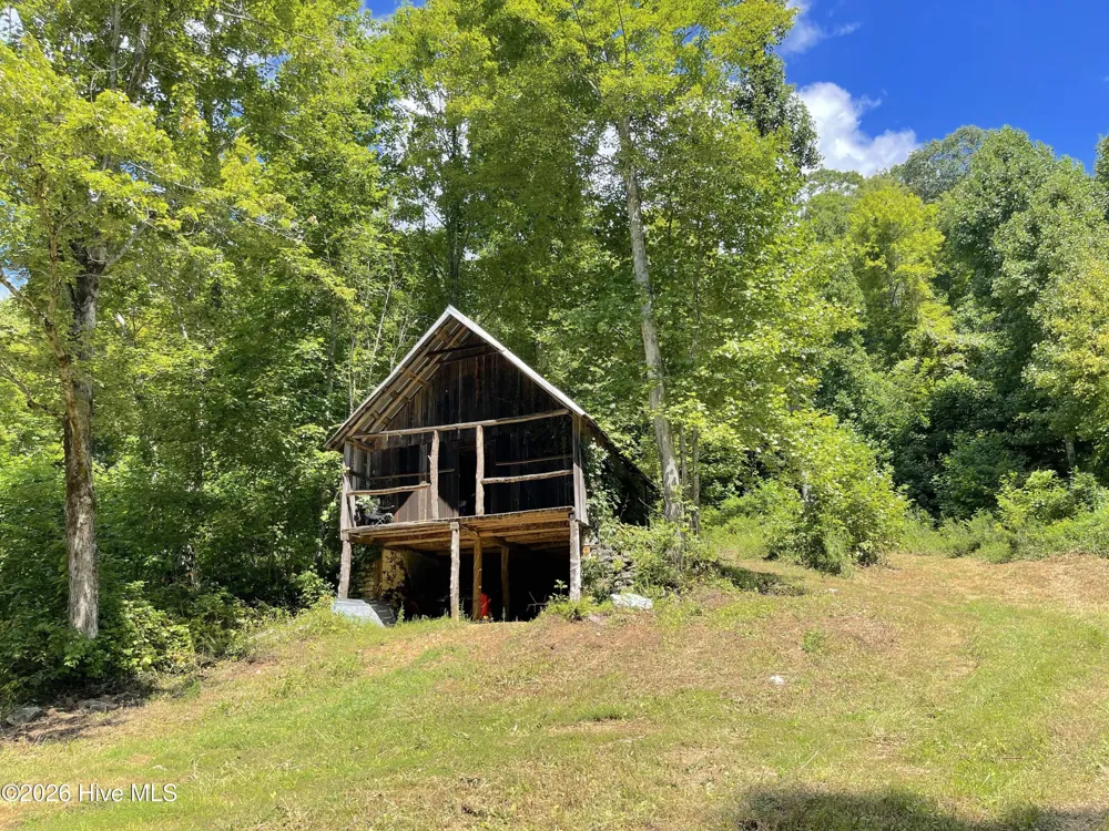 575 Vestal Cochran Road Topton, NC 28781