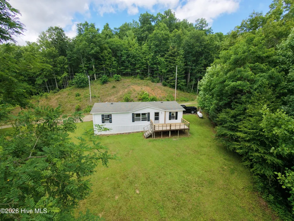 185 Joyces Topton, NC 28781