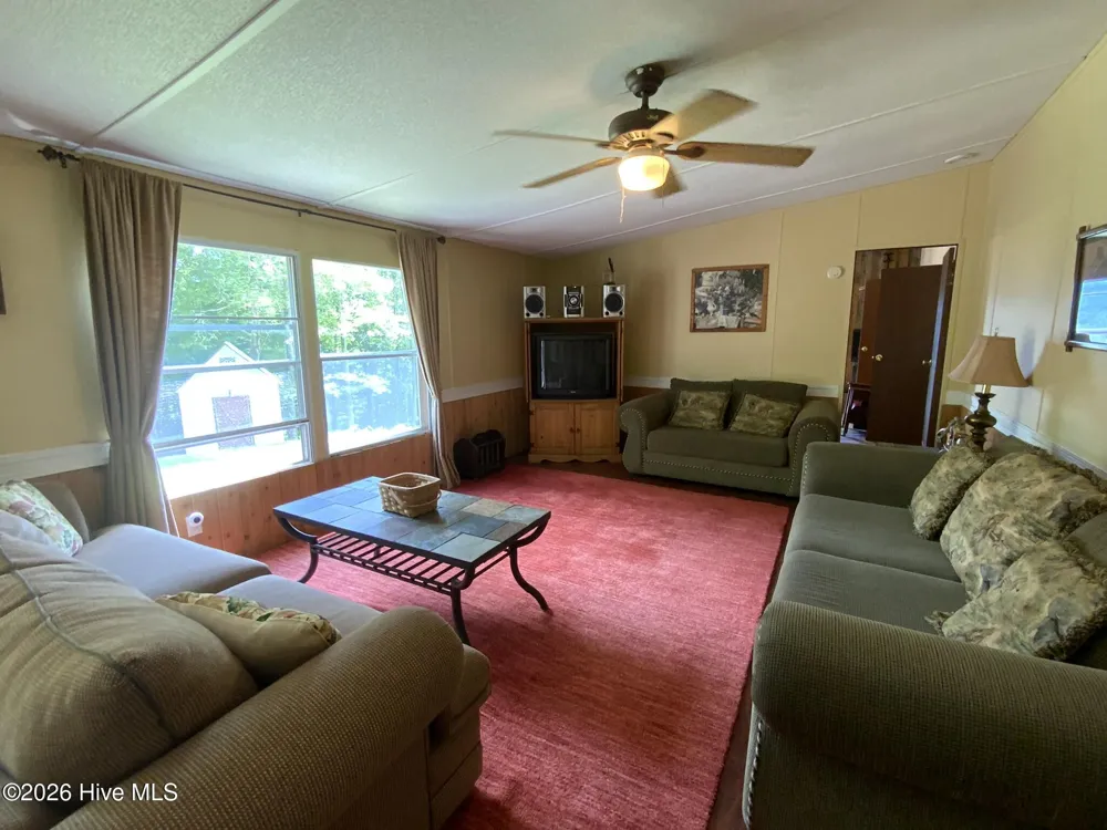 185 Joyces Topton, NC 28781