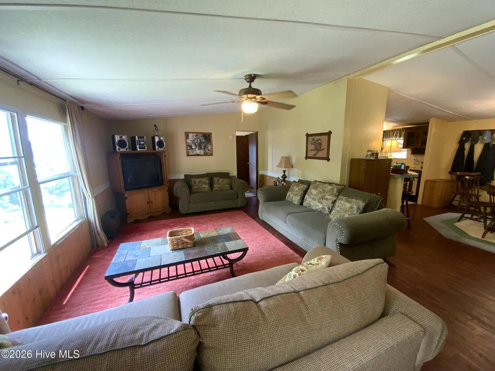 185 Joyces Topton, NC 28781