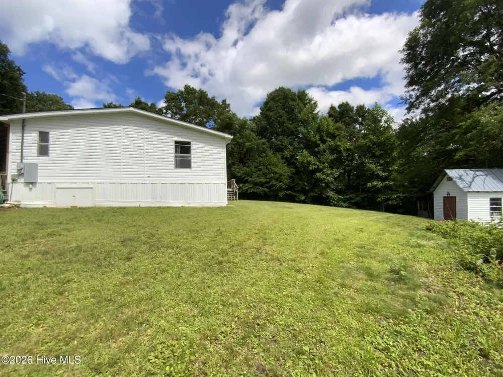 185 Joyces Topton, NC 28781