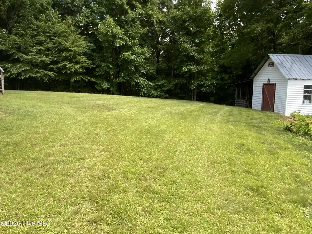 185 Joyces Topton, NC 28781