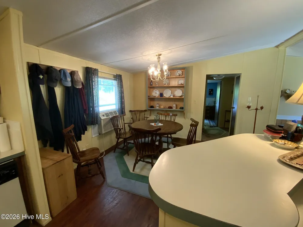 185 Joyces Topton, NC 28781