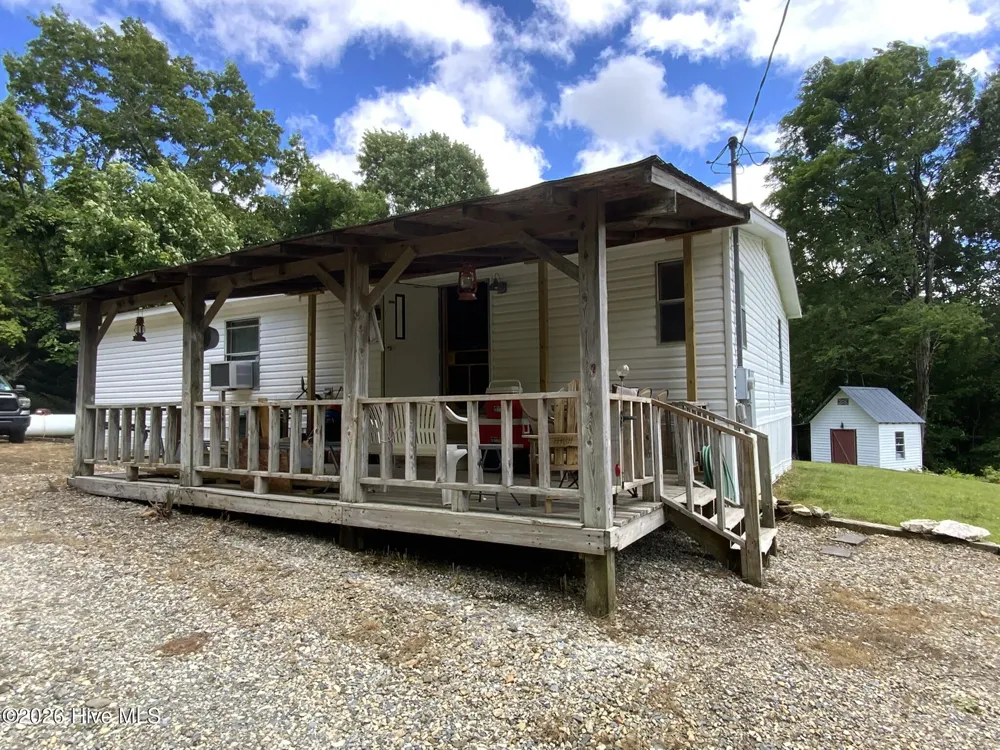 185 Joyces Topton, NC 28781