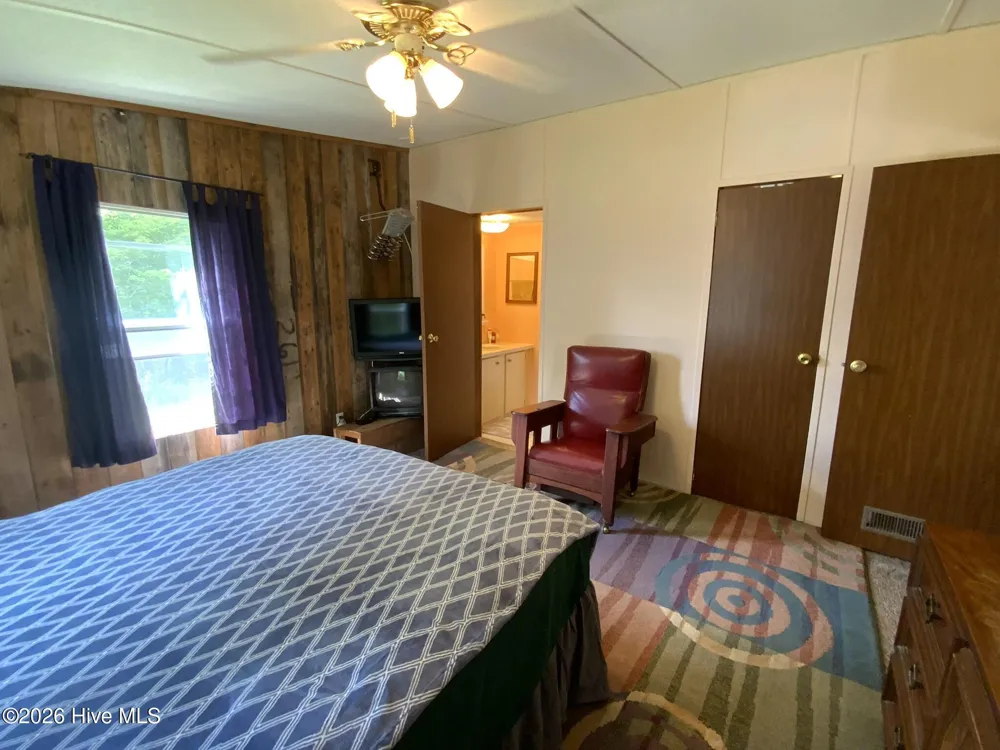185 Joyces Topton, NC 28781