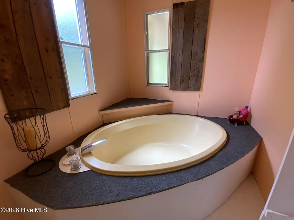 185 Joyces Topton, NC 28781