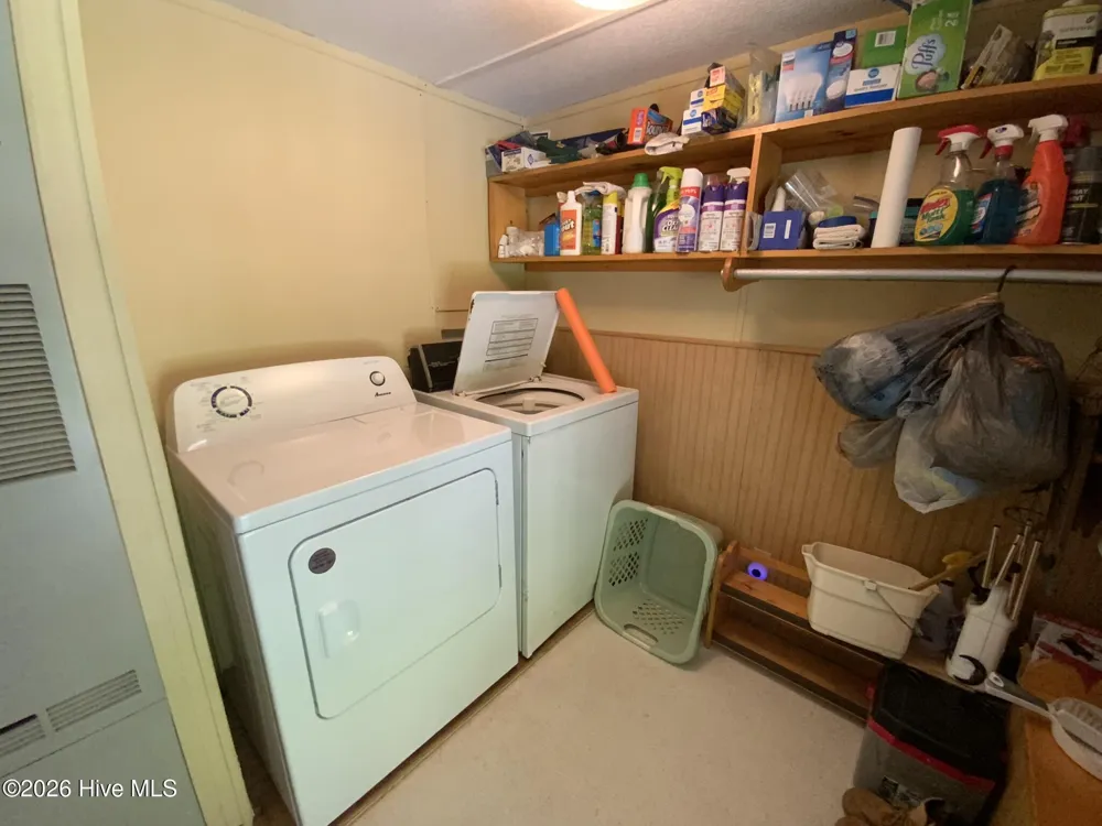 185 Joyces Topton, NC 28781