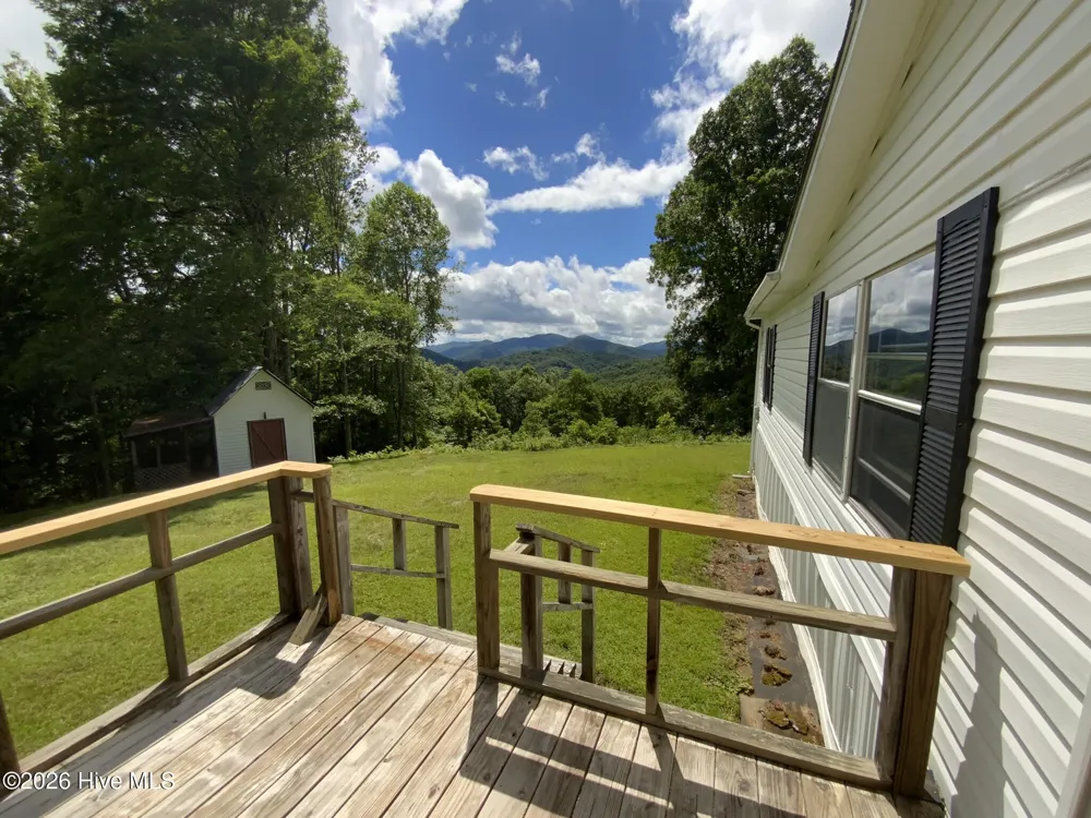 185 Joyces Topton, NC 28781
