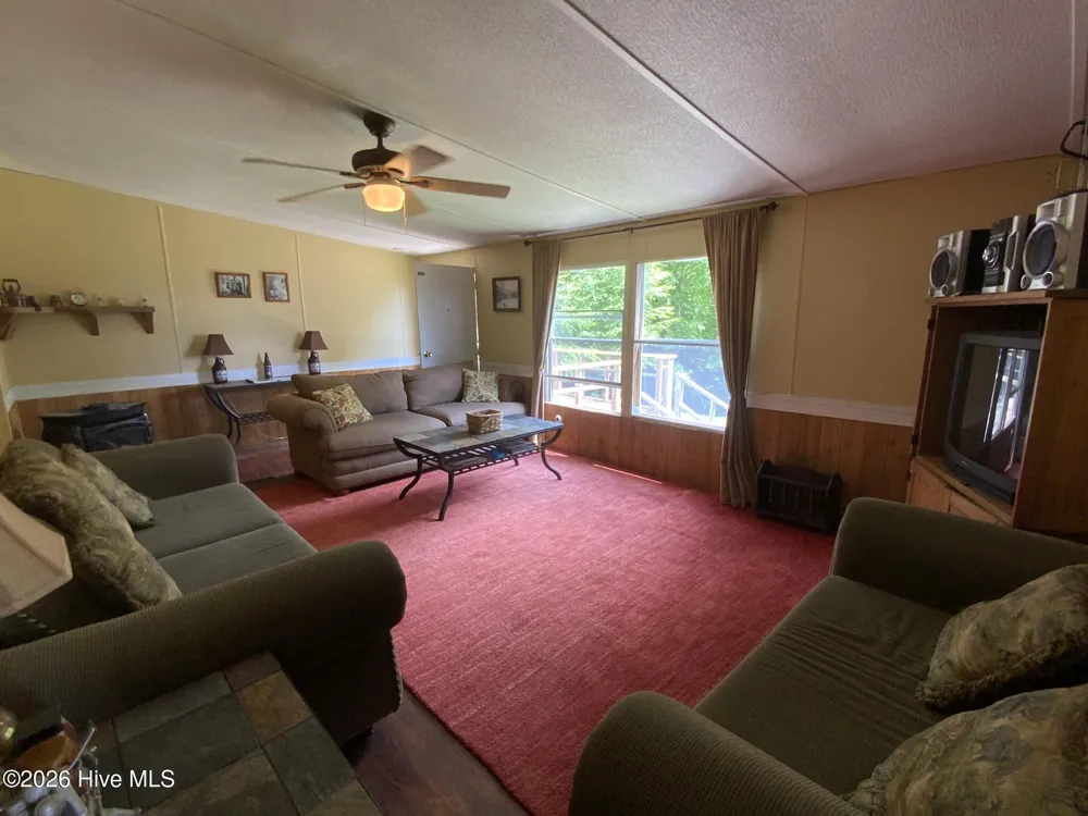 185 Joyces Topton, NC 28781
