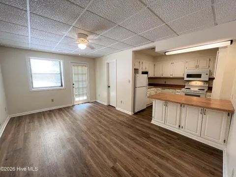 1221 Riverside Avenue #207