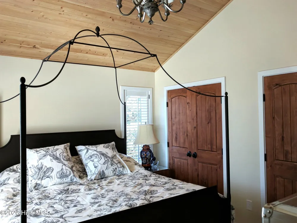 54 Creek Point Road Ocracoke, NC 27960
