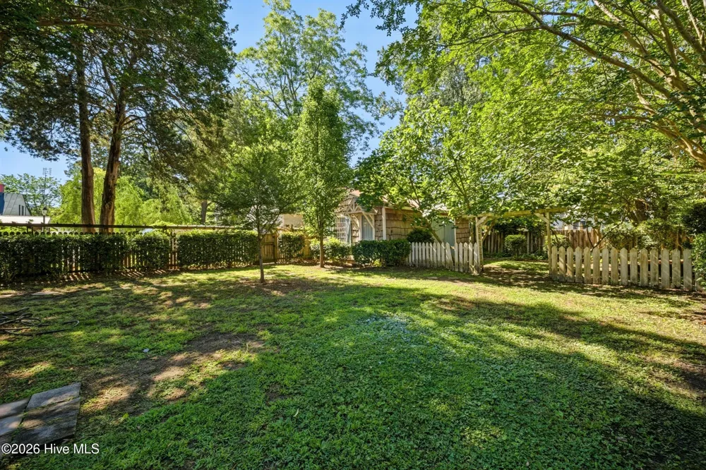 205 W Church Street Edenton, NC 27932