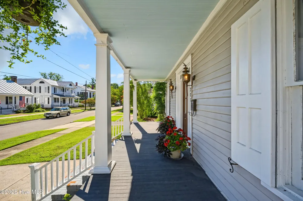 205 W Church Street Edenton, NC 27932