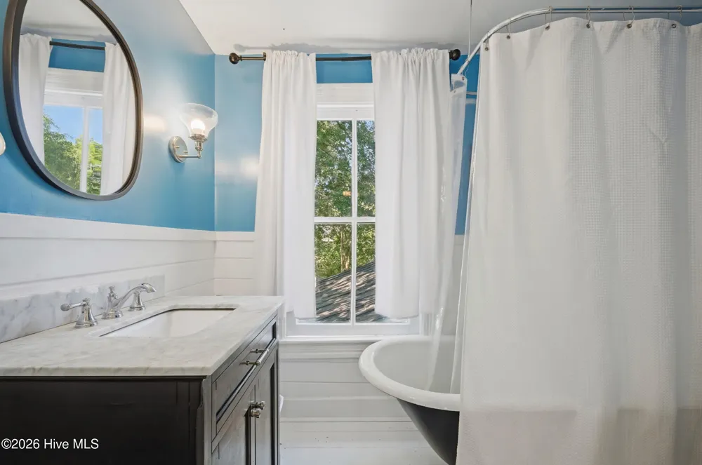205 W Church Street Edenton, NC 27932