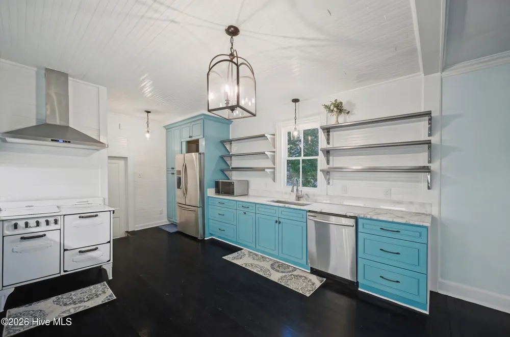 205 W Church Street Edenton, NC 27932