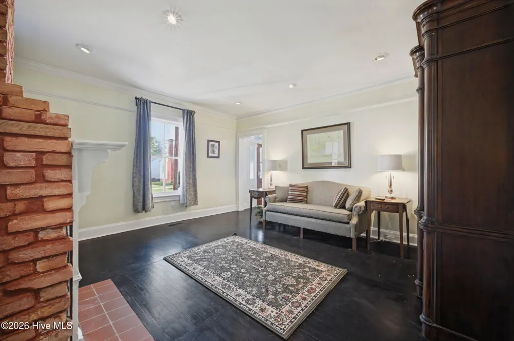 205 W Church Street Edenton, NC 27932