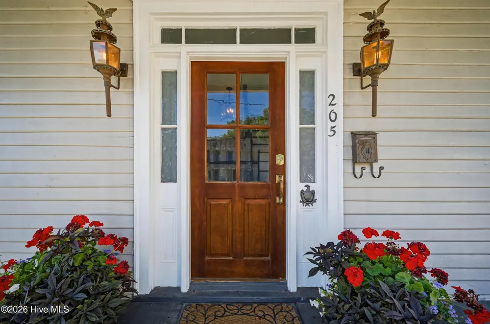 205 W Church Street Edenton, NC 27932