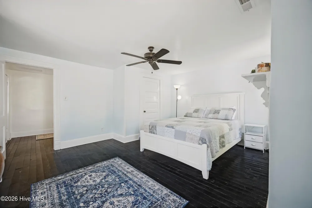 205 W Church Street Edenton, NC 27932