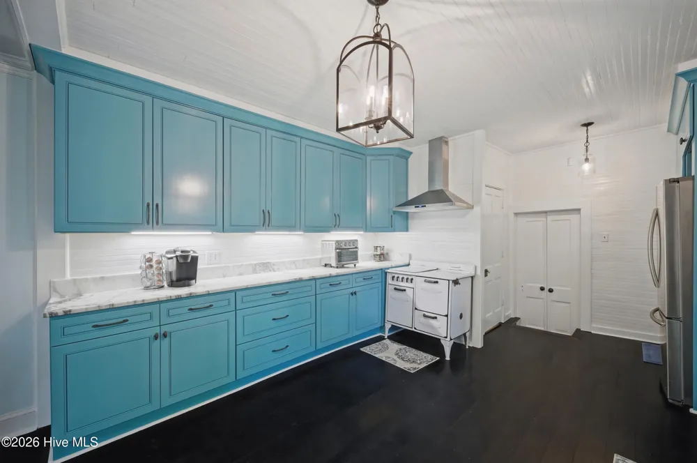 205 W Church Street Edenton, NC 27932