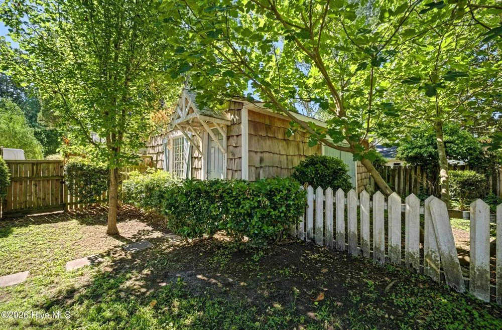 205 W Church Street Edenton, NC 27932