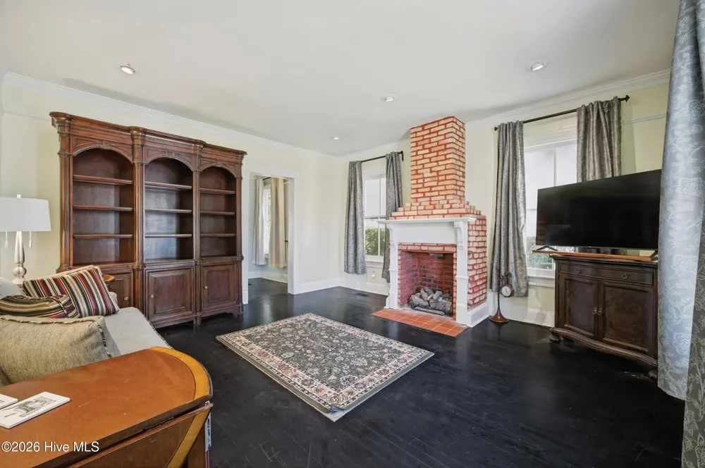 205 W Church Street Edenton, NC 27932