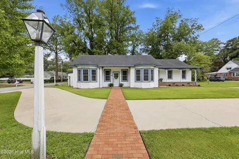 1615 Parkview Drive