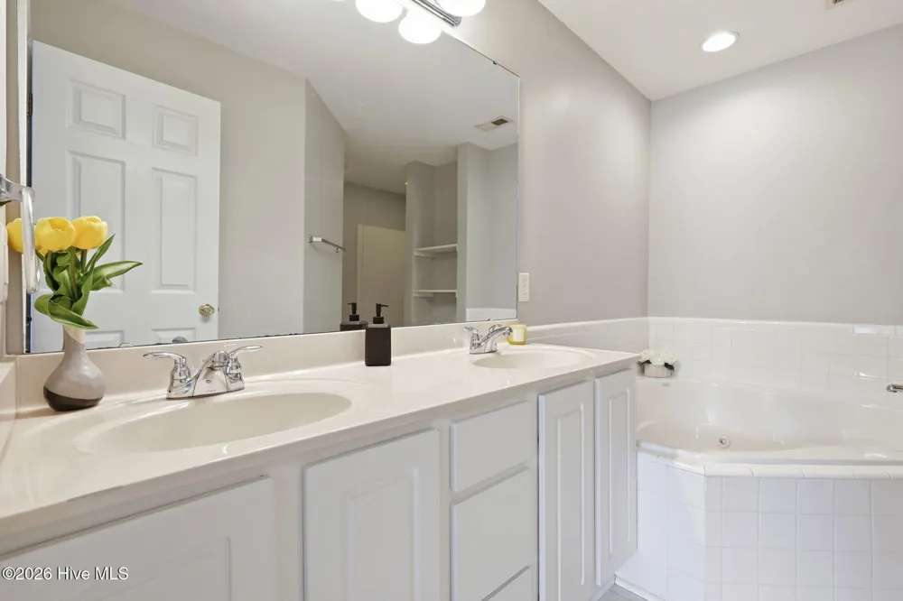 2225 Locksley Woods Drive #F Greenville, NC 27858
