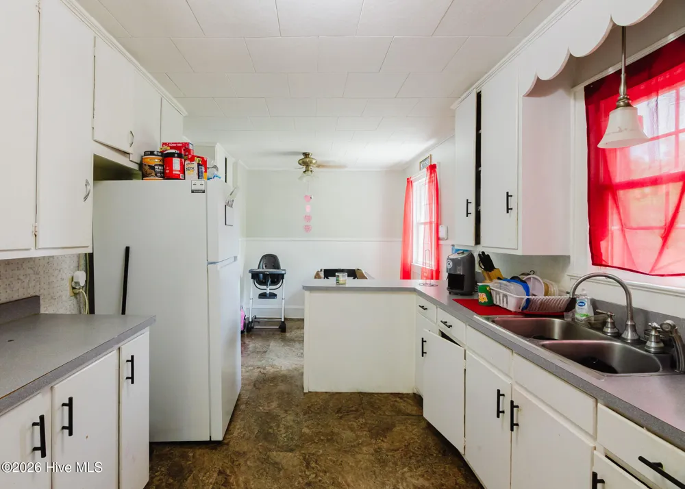 303 Myrtle Avenue Hamlet, NC 28345