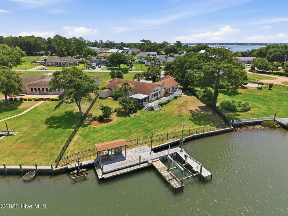 220 Club Point Drive Cape Carteret, NC 28584