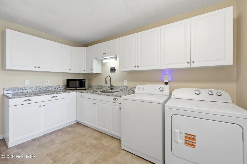 220 Club Point Drive Cape Carteret, NC 28584