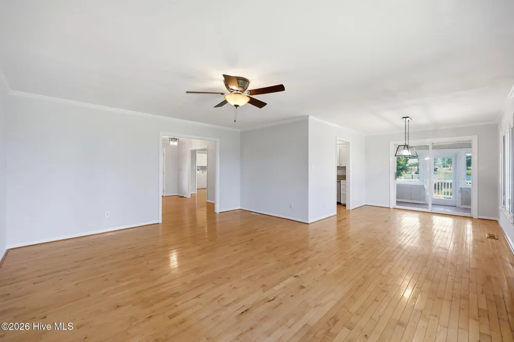 220 Club Point Drive Cape Carteret, NC 28584