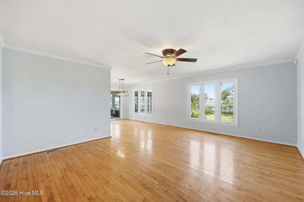 220 Club Point Drive Cape Carteret, NC 28584