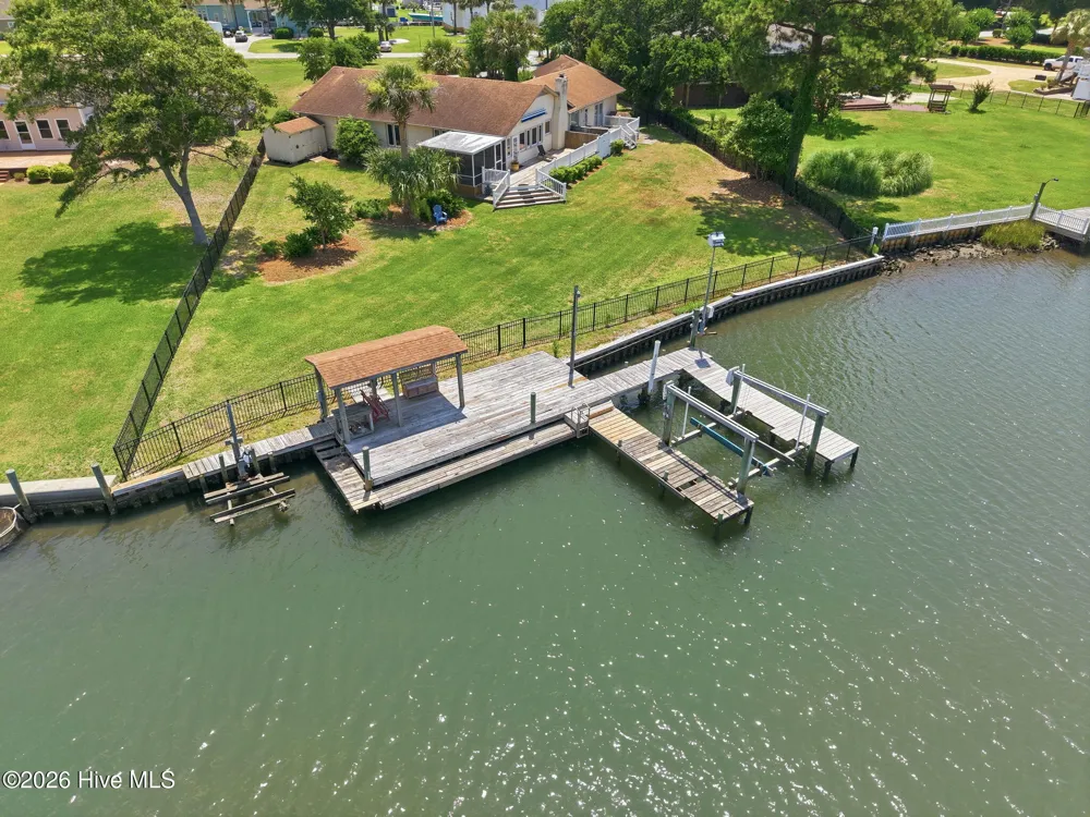 220 Club Point Drive Cape Carteret, NC 28584