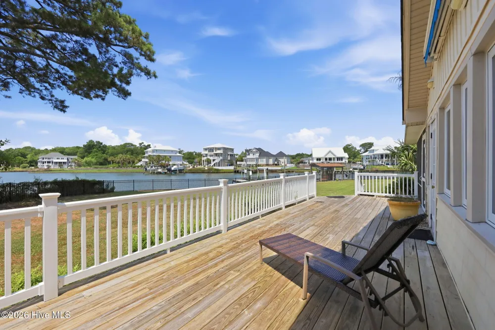220 Club Point Drive Cape Carteret, NC 28584