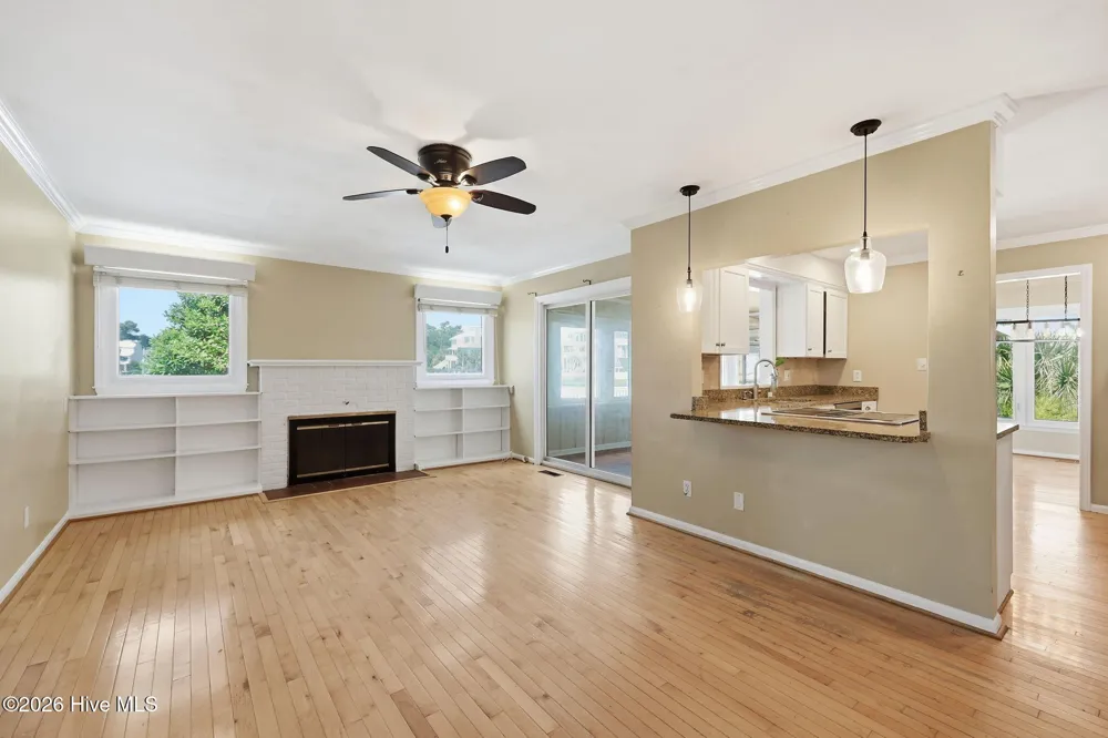 220 Club Point Drive Cape Carteret, NC 28584