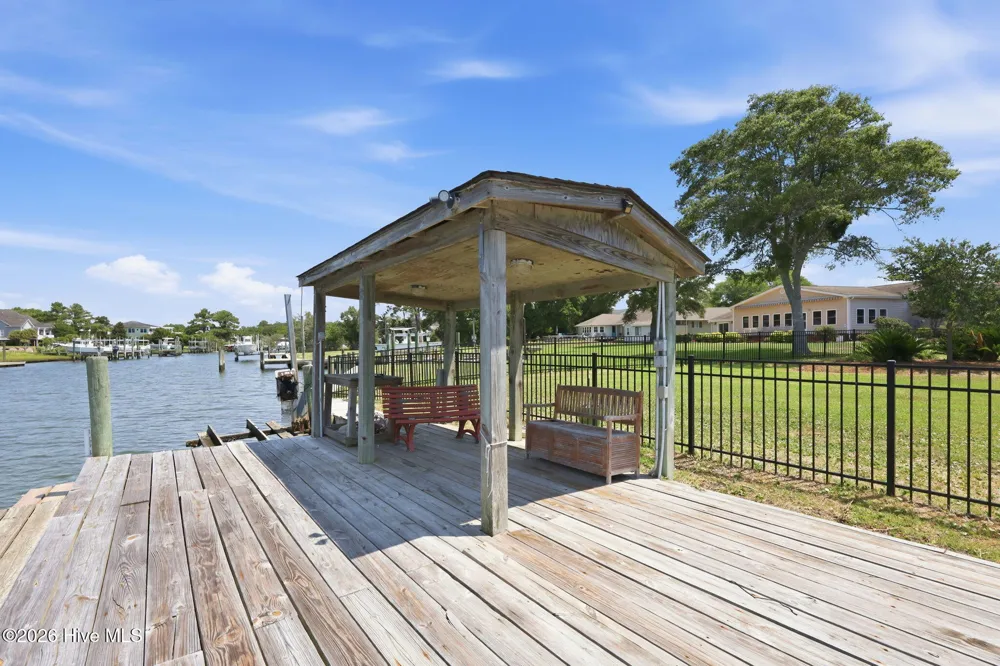 220 Club Point Drive Cape Carteret, NC 28584