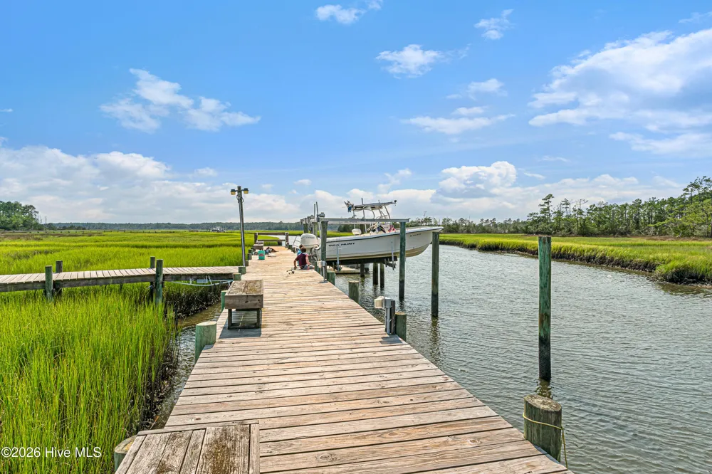 524 Shipmast Court #& Slip #4 Beaufort, NC 28516