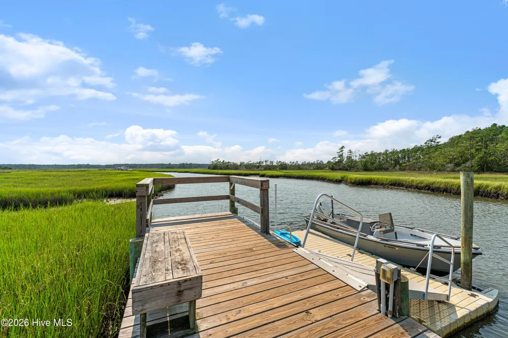 524 Shipmast Court #& Slip #4 Beaufort, NC 28516
