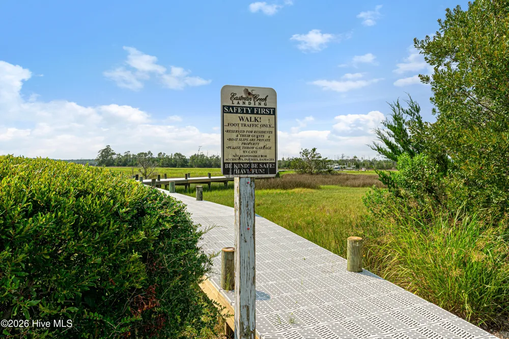 524 Shipmast Court #& Slip #4 Beaufort, NC 28516