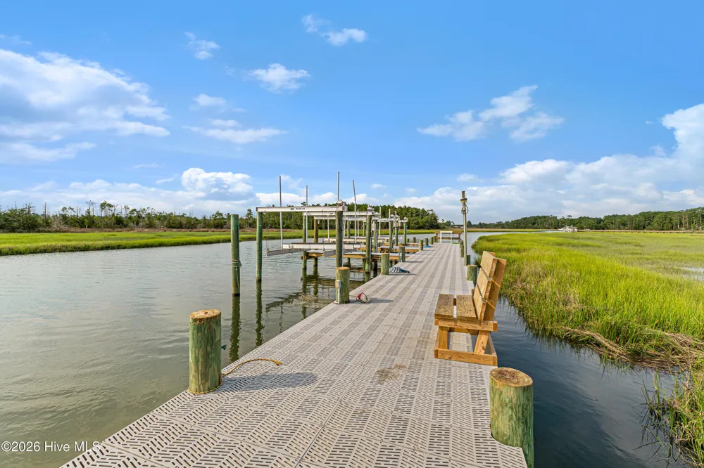 524 Shipmast Court #& Slip #4 Beaufort, NC 28516