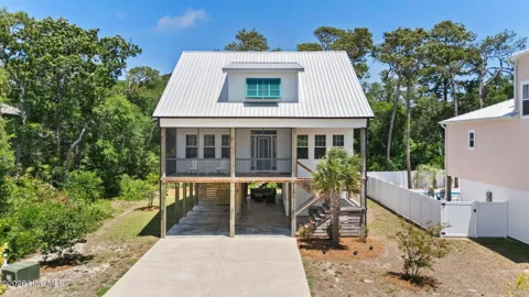 3106 E Oak Island Drive