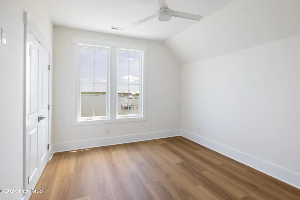 514 11th Street #B Morehead City, NC 28557