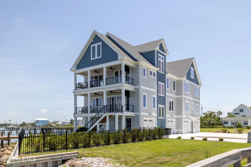 514 11th Street #B Morehead City, NC 28557