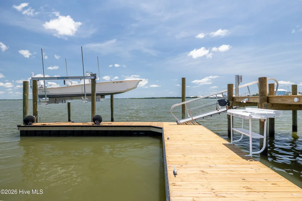 514 11th Street #B Morehead City, NC 28557