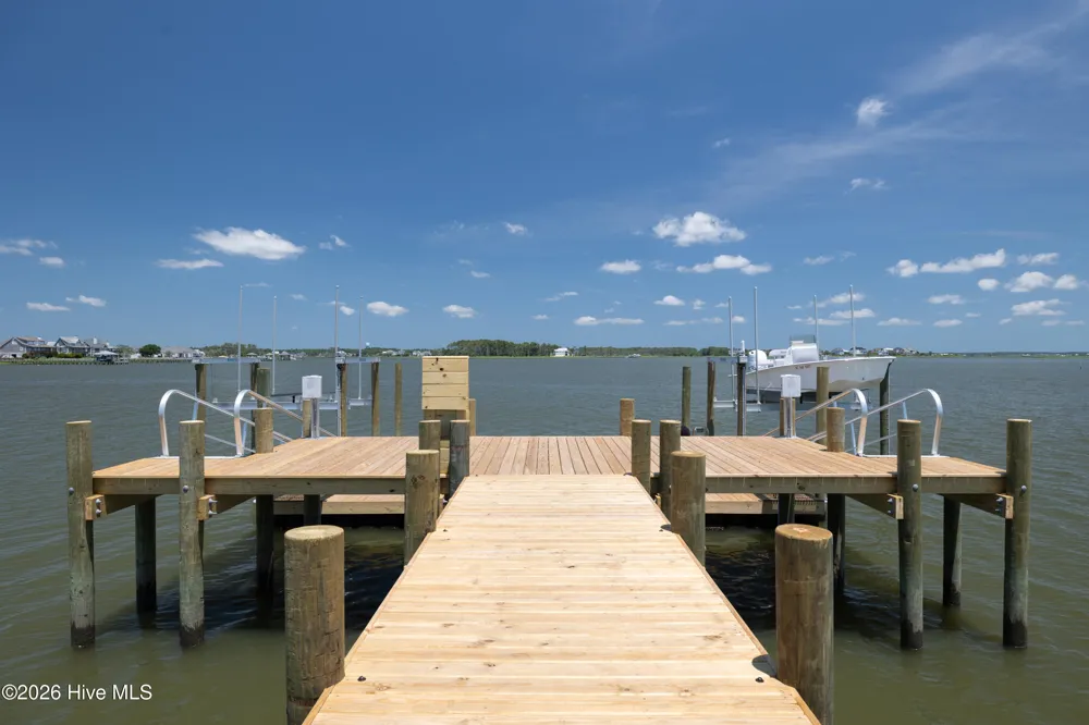 514 11th Street #B Morehead City, NC 28557