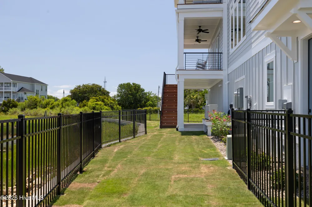 514 11th Street #B Morehead City, NC 28557